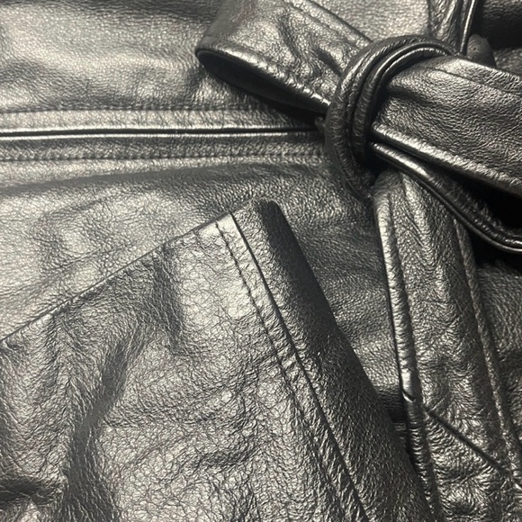 DANIER Classic Leather Trench Coat With Faux Fur Collar (Black) - Picture 9 of 16